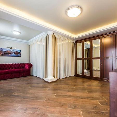 Шикарная Квартира Возле Костёла В Центре Kiev Eksteriør bilde